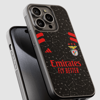 Capa protetora em TPU com estampado do equipamento do Benfica 2024/2025