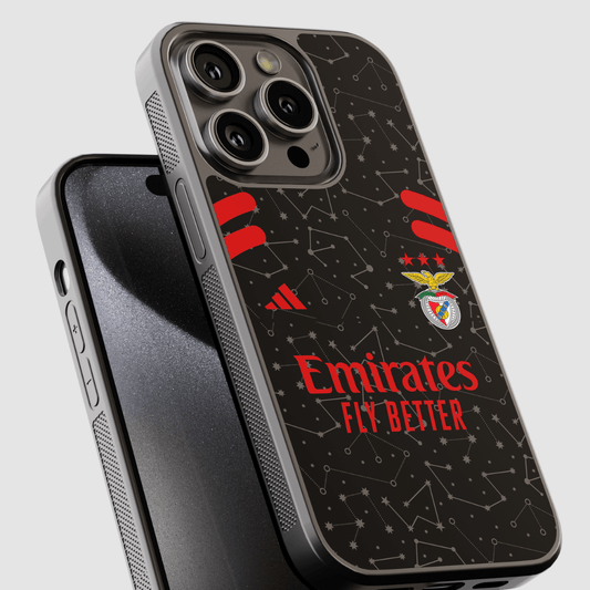 Capa protetora em TPU com estampado do equipamento do Benfica 2024/2025