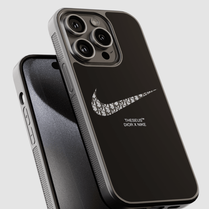 Capa de telemóvel resistente com design desportivo estampado